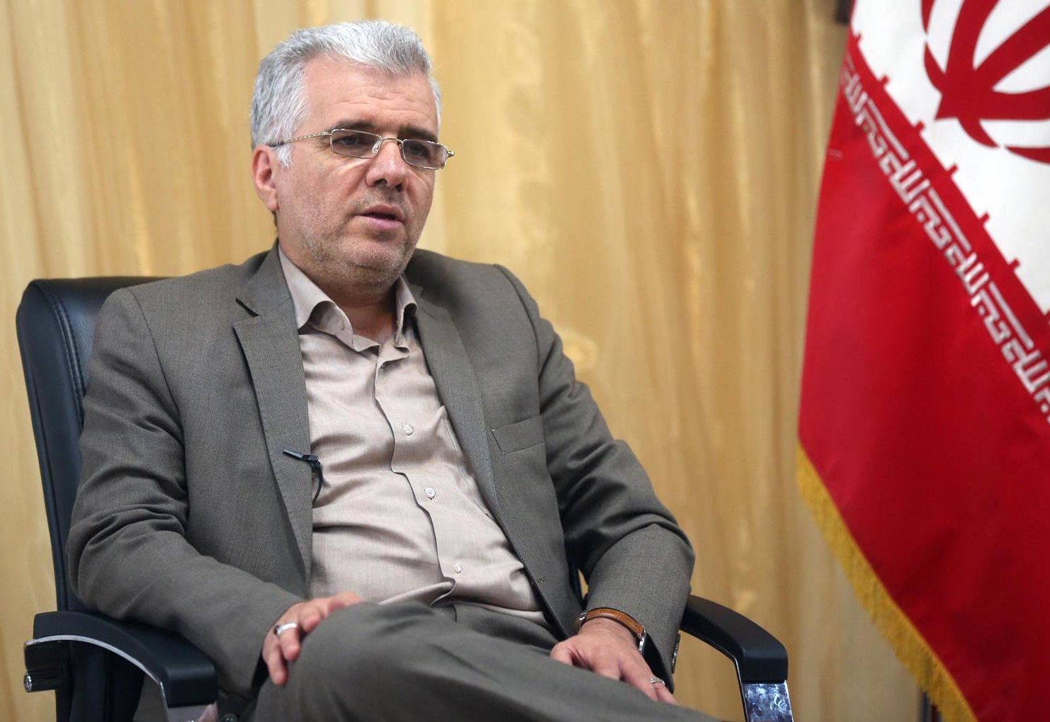 حسین فلاح جوشقانی، مشاور تنظیم مقررات و ارتباطات رادیویی وزیر ارتباطات و فناوری اطلاعات